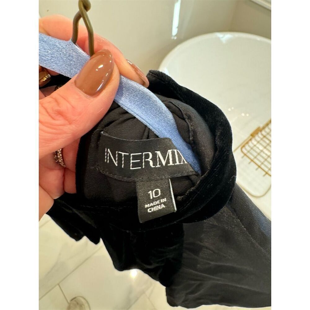 Intermix Women's Black Velvet Wrap Front Romper Size 10 Party/Cocktail - Picture 5 of 6